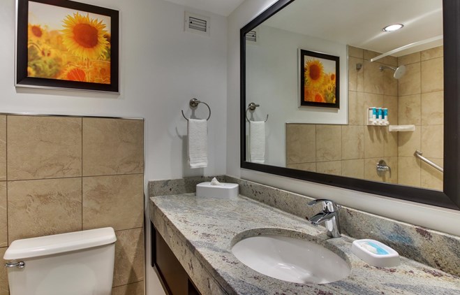 Drury Inn & Suites Poplar Bluff - Two-room Suite Guestroom