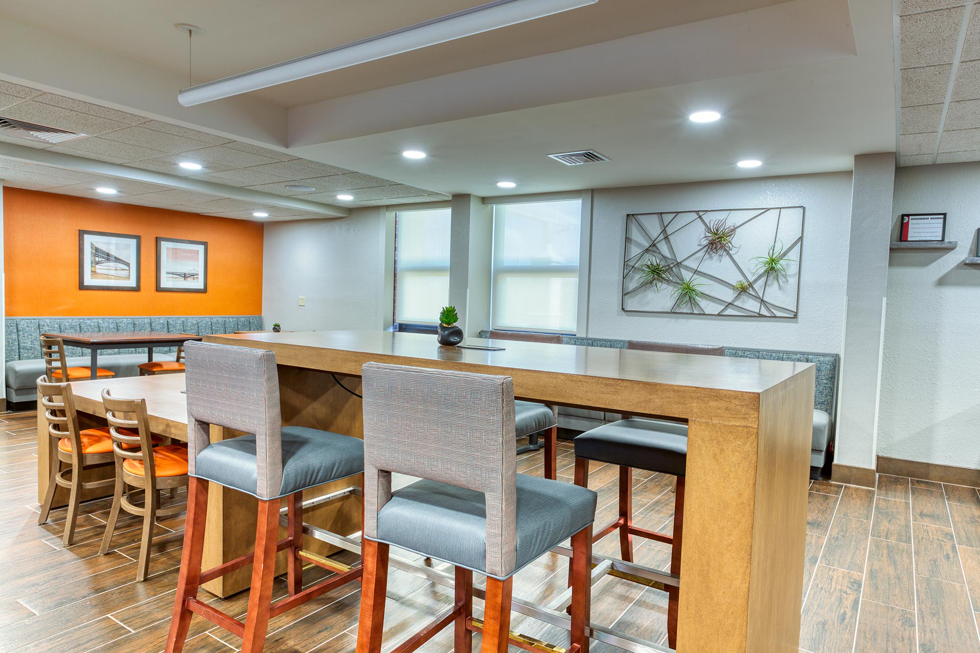 Drury Inn & Suites St. Louis Collinsville - Dining Area