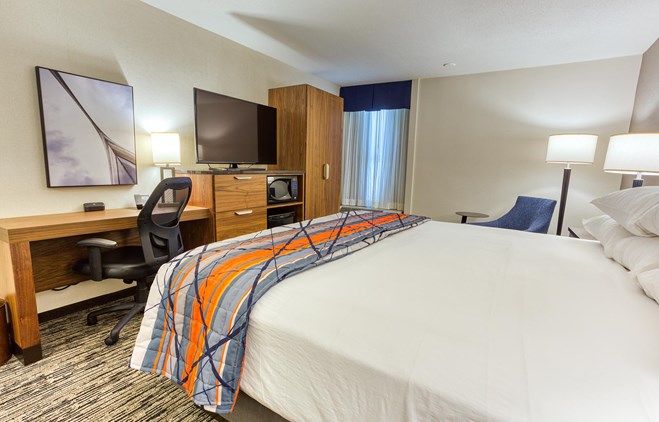 Drury Inn & Suites St. Louis Collinsville - King Room