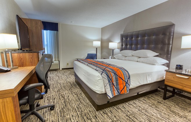 Drury Inn & Suites St. Louis Collinsville - King Room
