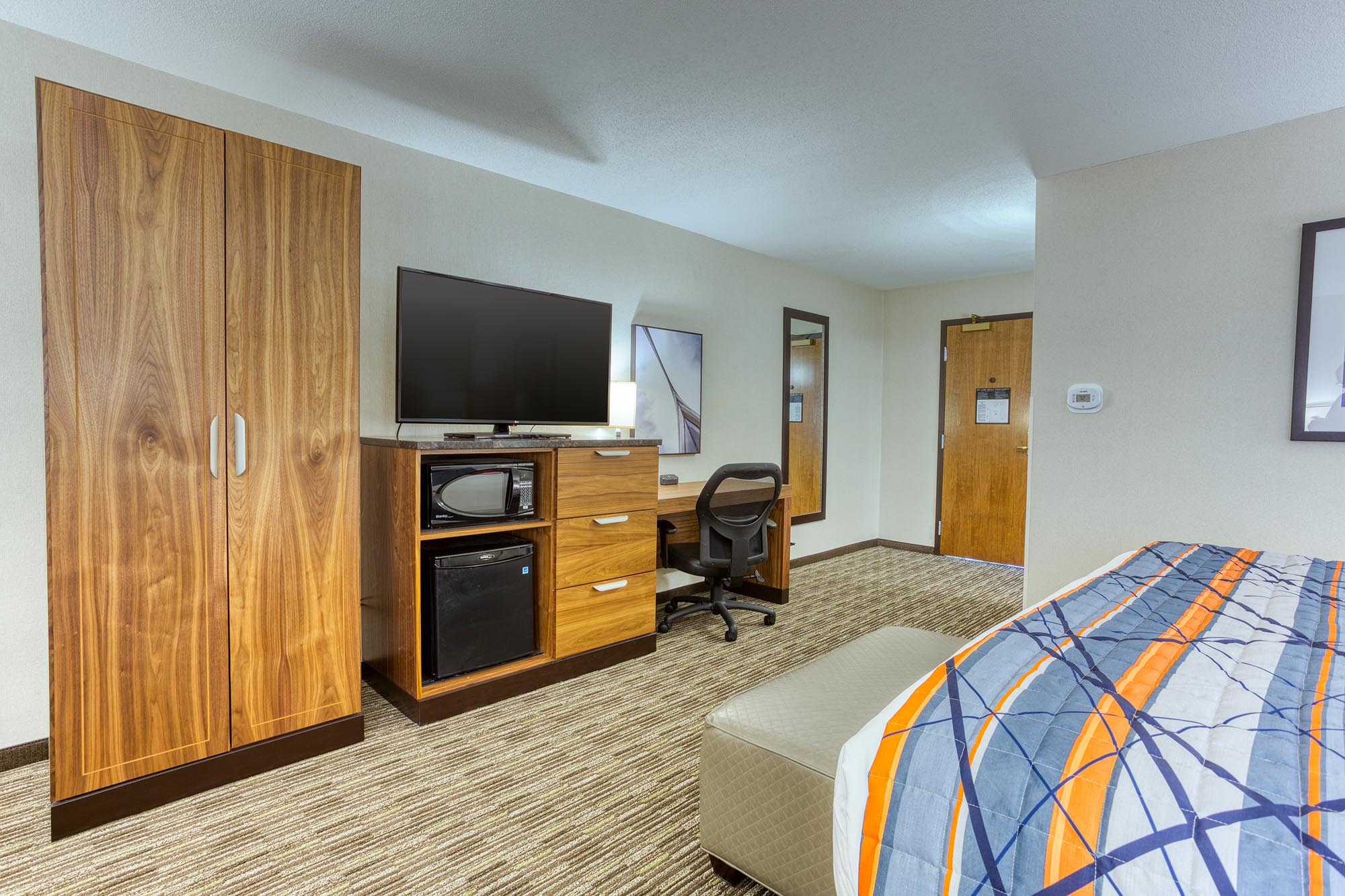 Drury Inn & Suites St. Louis Collinsville - Oversized King Room