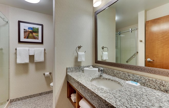Drury Inn & Suites Lafayette, IN - Bathroom
