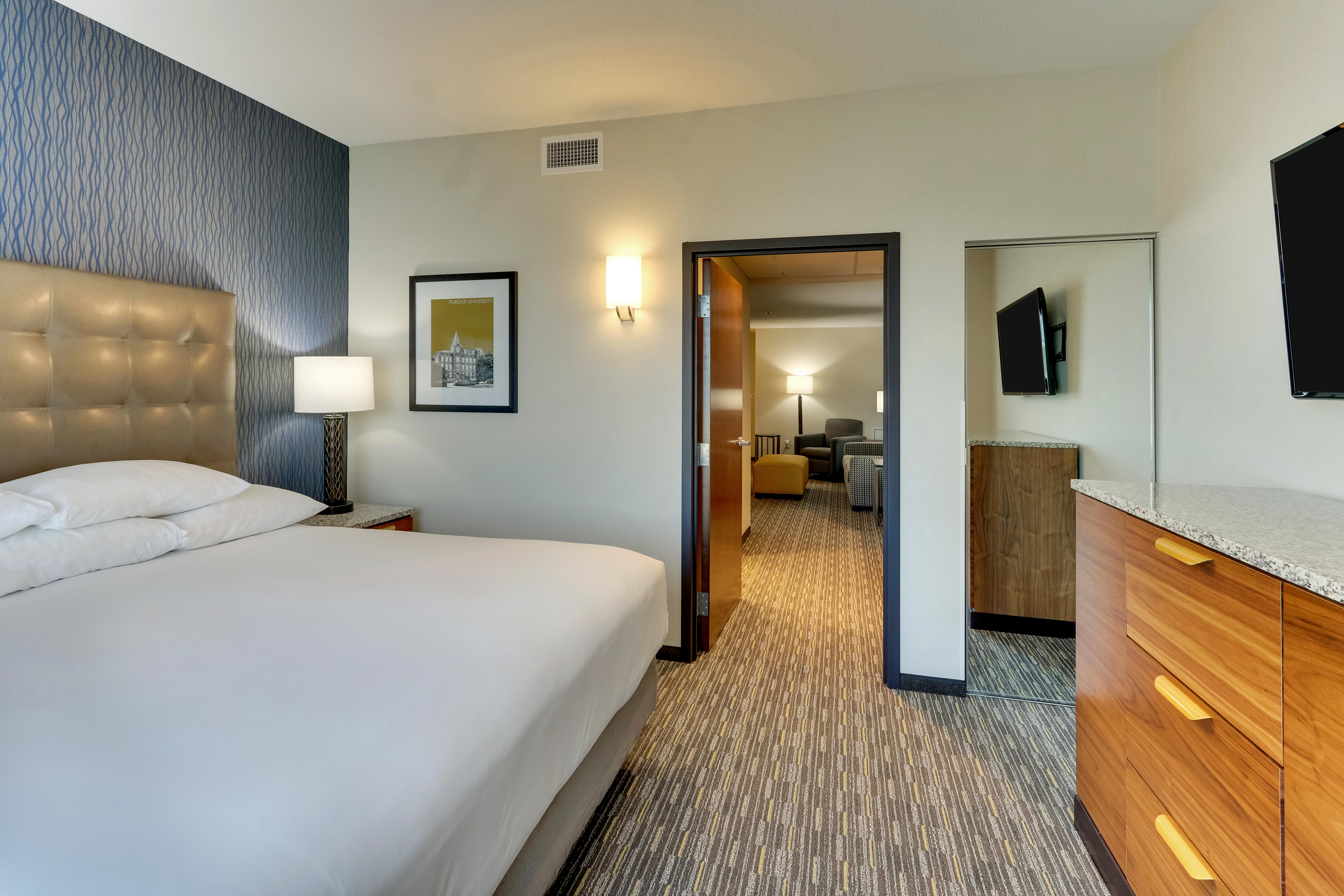 Drury Inn & Suites Lafayette, IN - Two-room suite guestroom