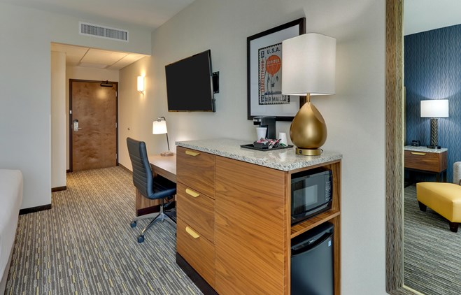 Drury Inn & Suites Lafayette, IN - King Deluxe Guestroom
