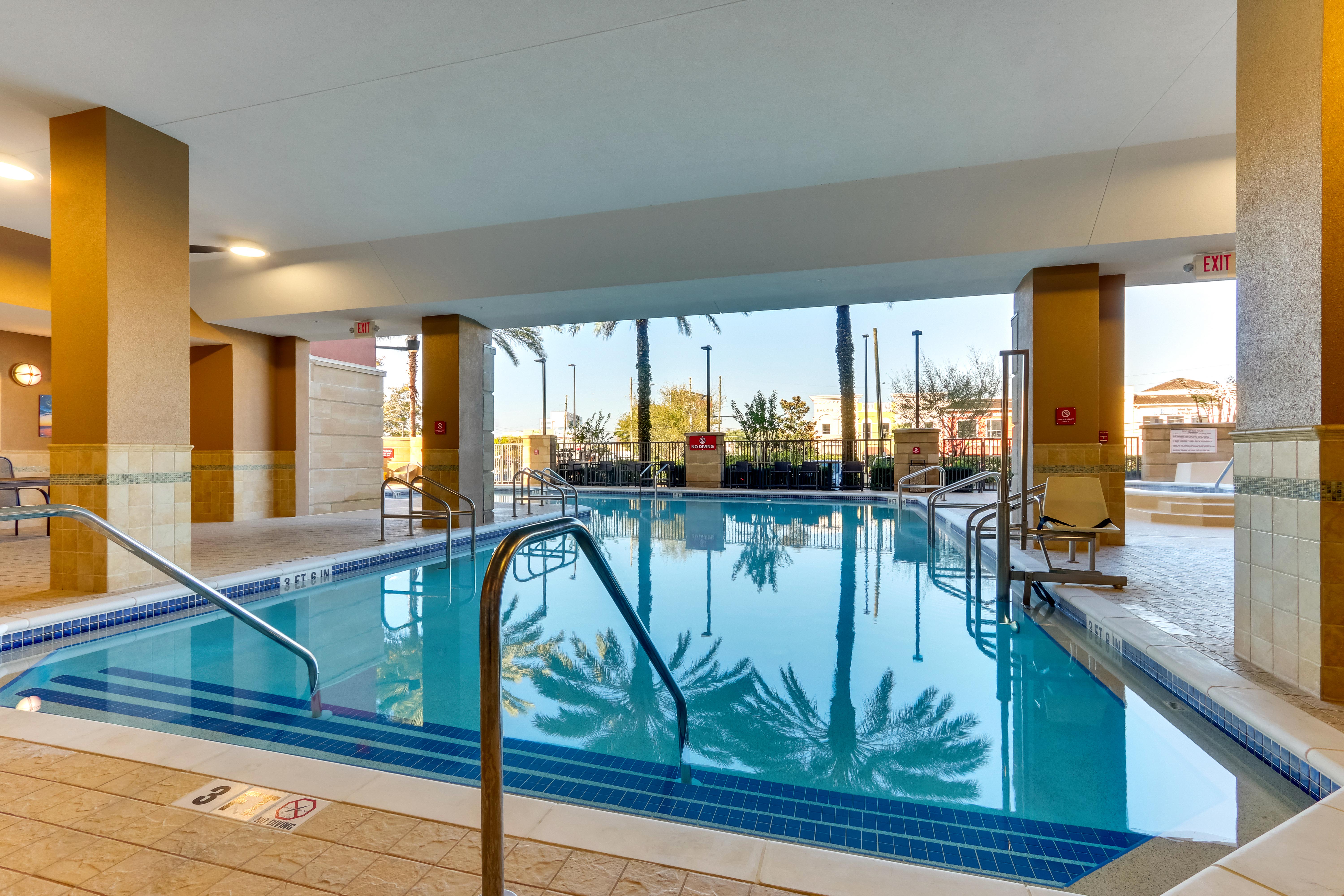 Drury Inn & Suites near Universal Orlando Resort™ - Pool