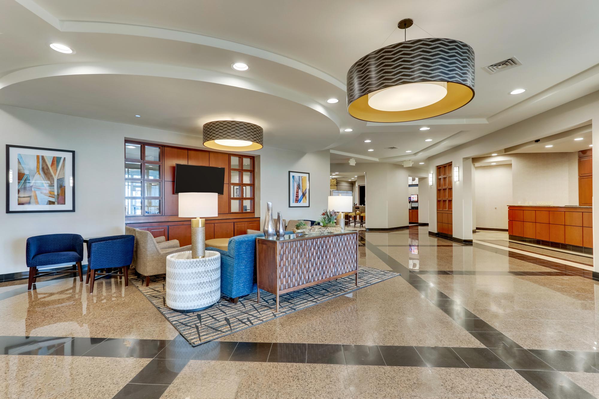 Drury Inn & Suites Sikeston - Lobby