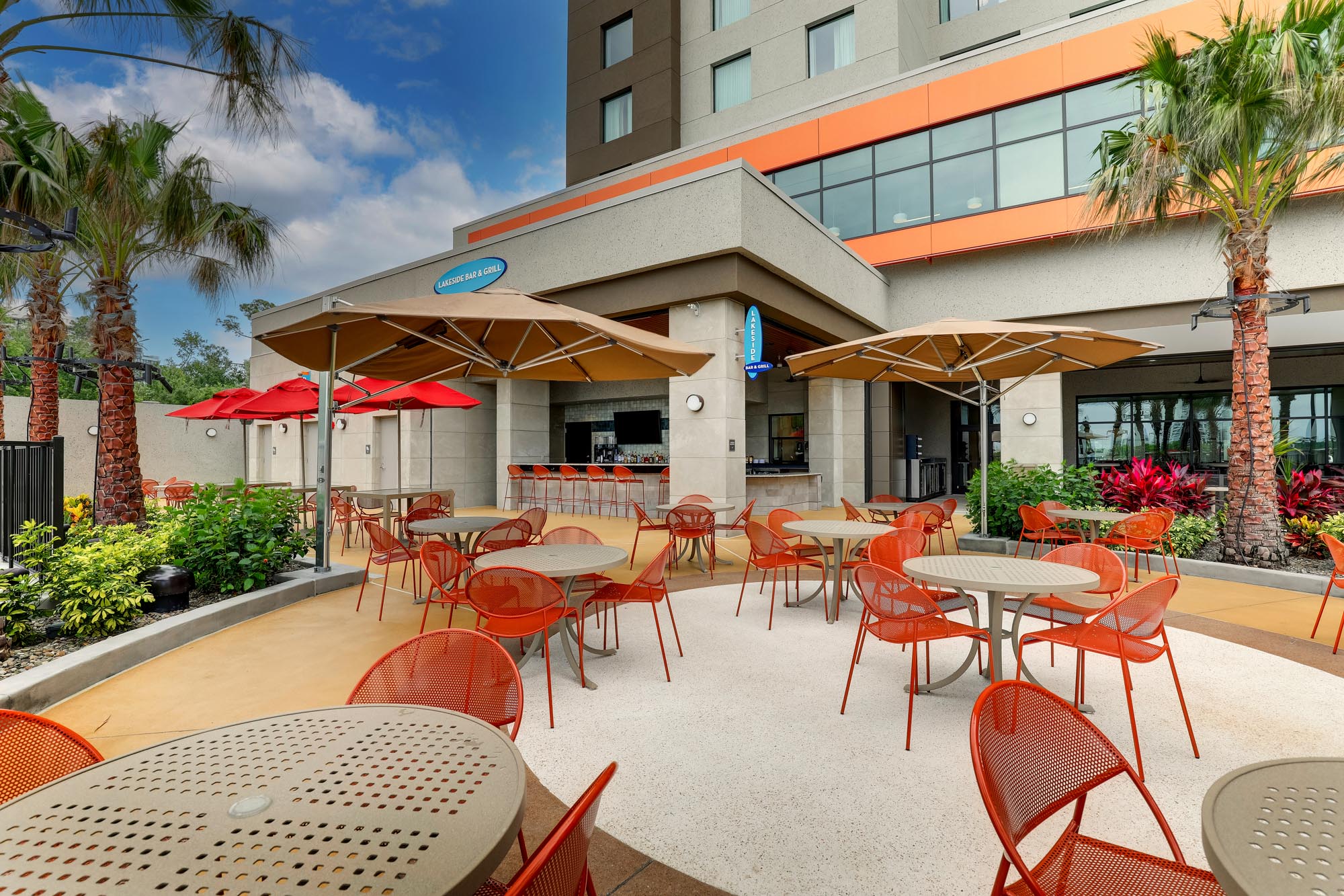 Drury Plaza Hotel Orlando - Disney Springs® Area - Lakeside Bar & Grill