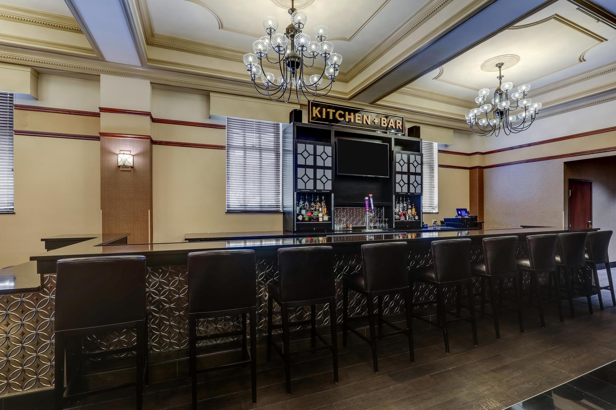 Drury Plaza Hotel New Orleans - Lobby Bar, The Kitchen + Bar