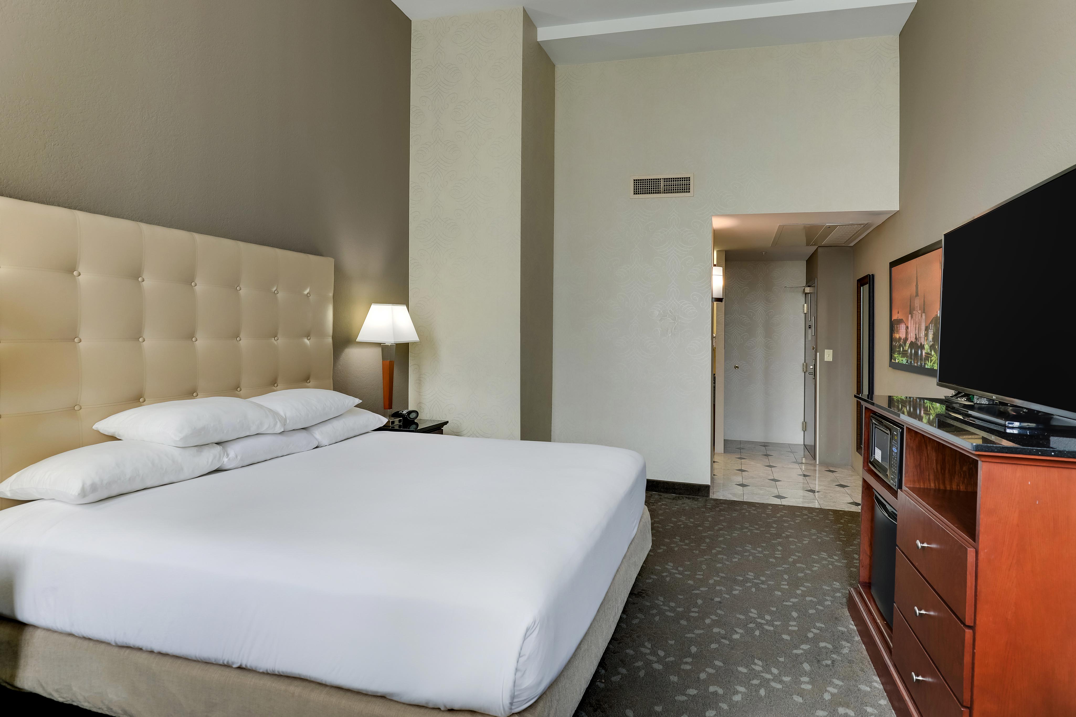 Drury Plaza Hotel New Orleans - King Room Deluxe
