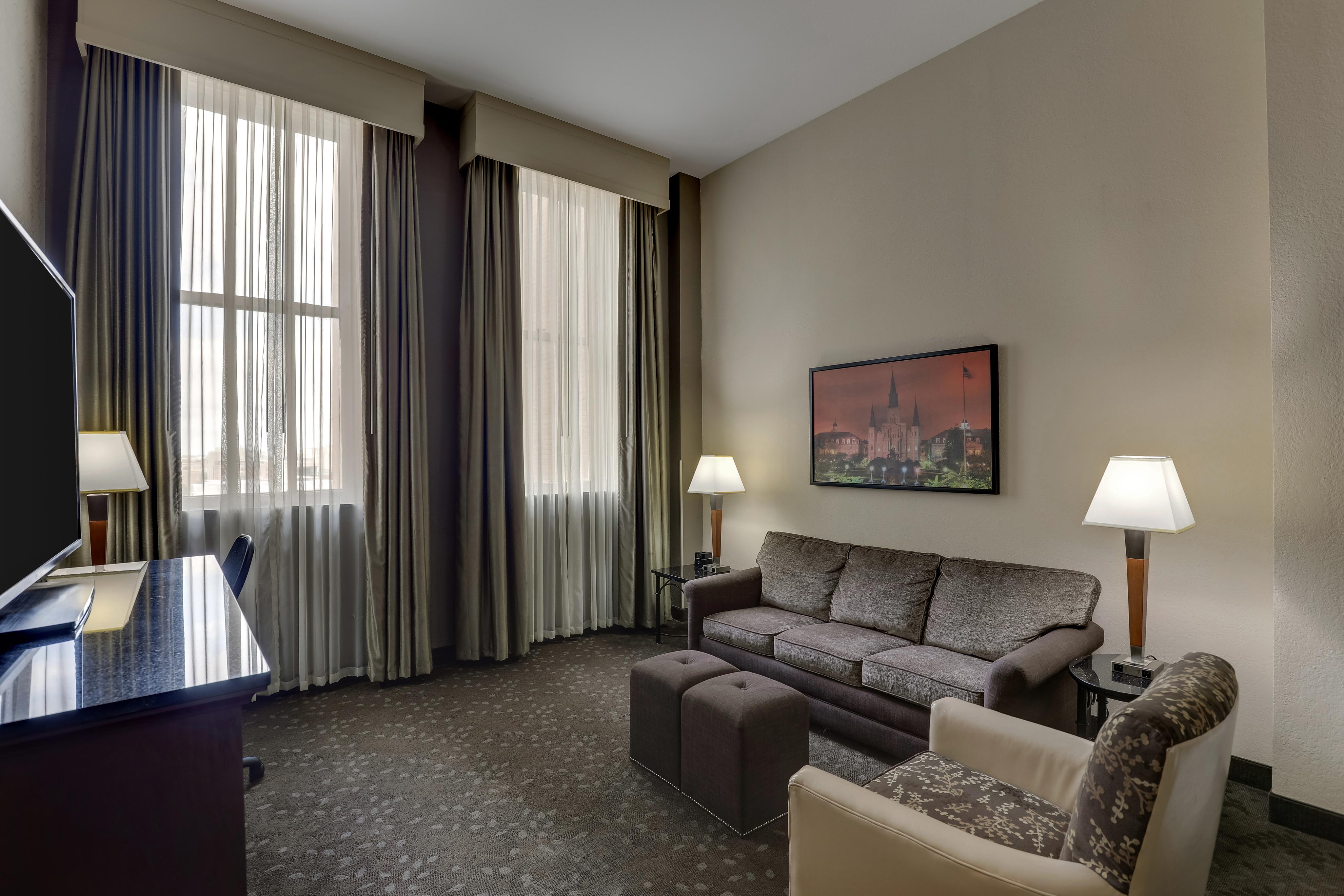Drury Plaza Hotel New Orleans - King Suite