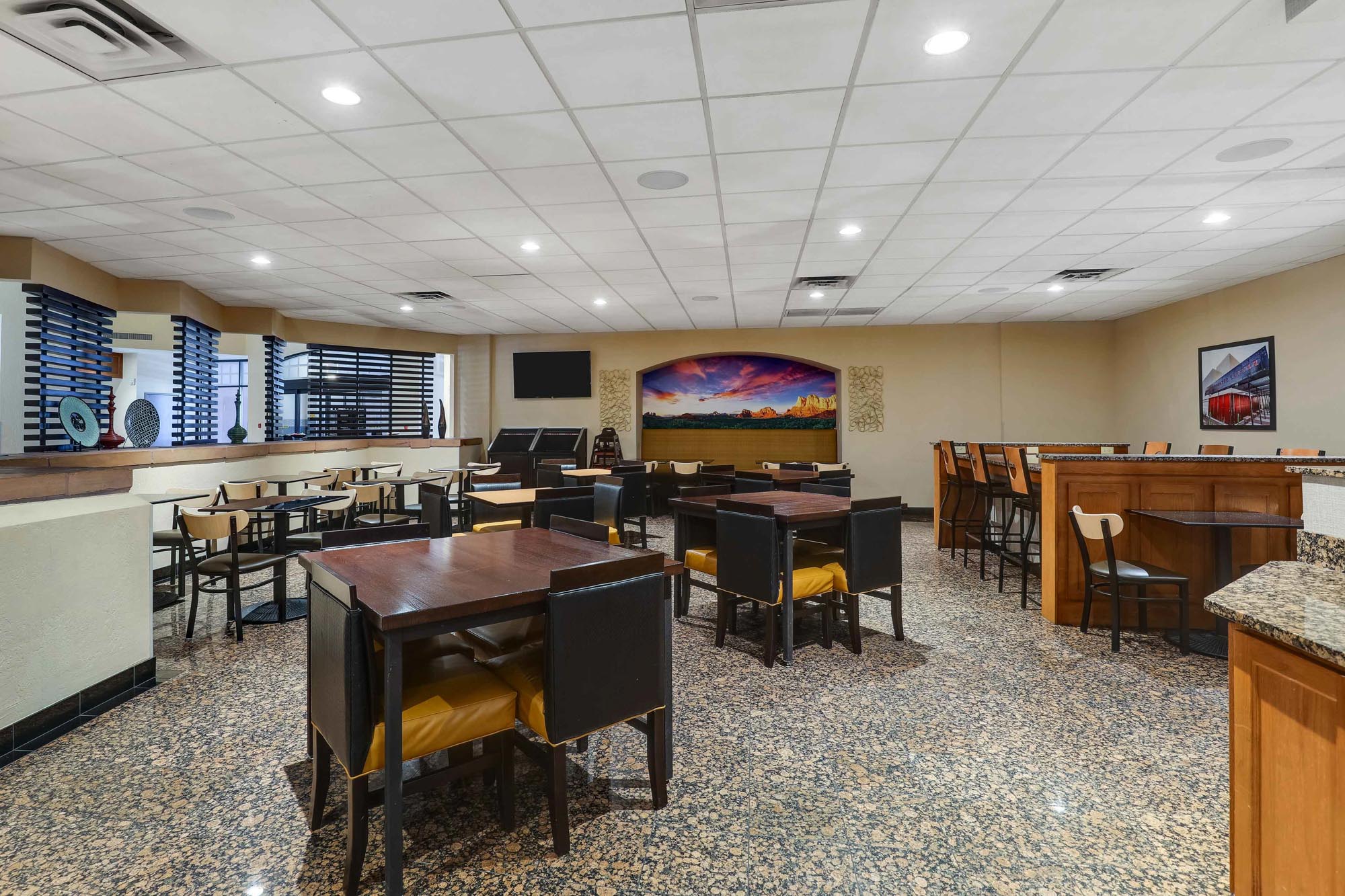 Drury Inn & Suites Phoenix Airport - Dining Area