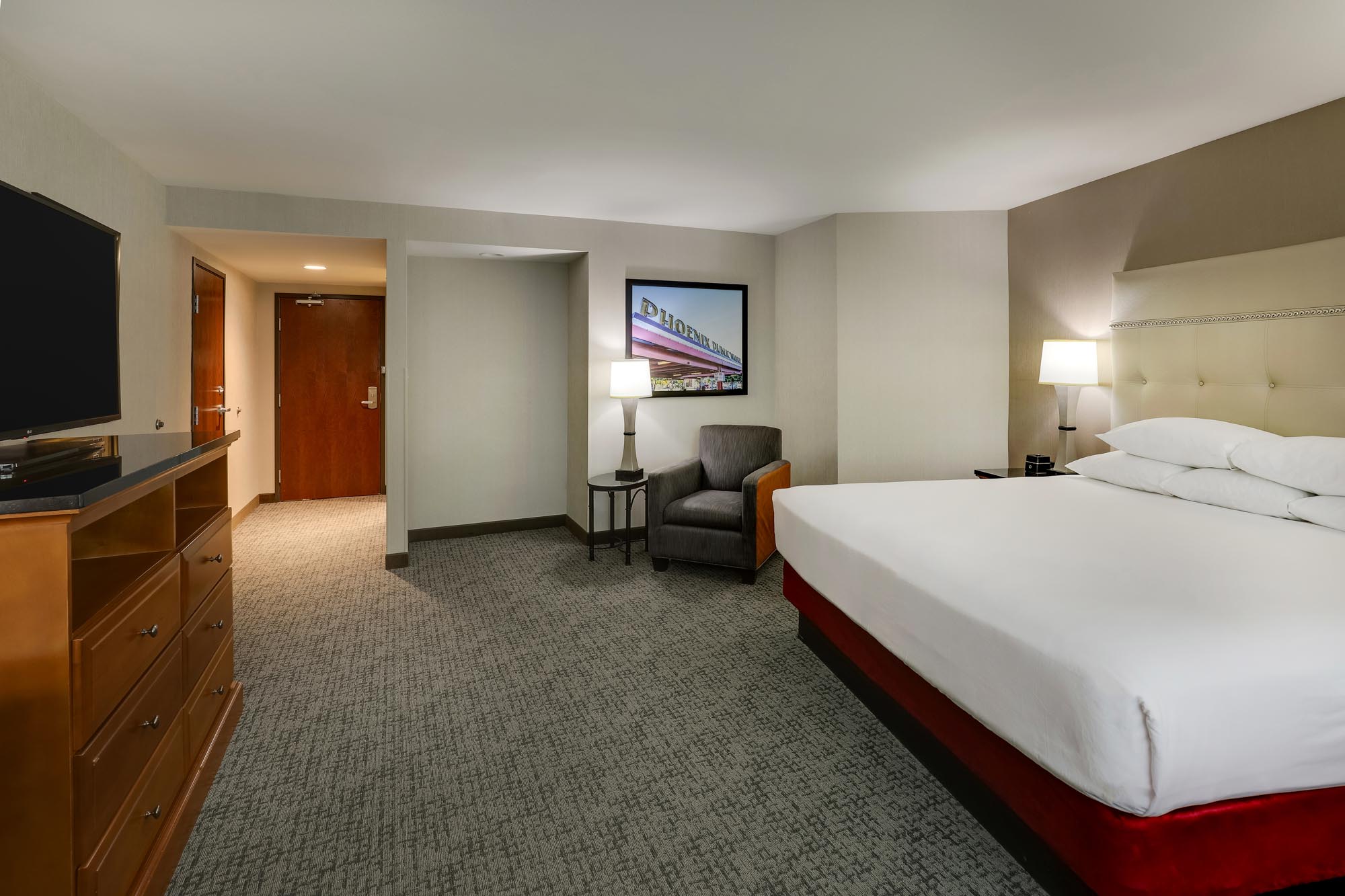 Drury Inn & Suites Phoenix Airport - King Room Deluxe