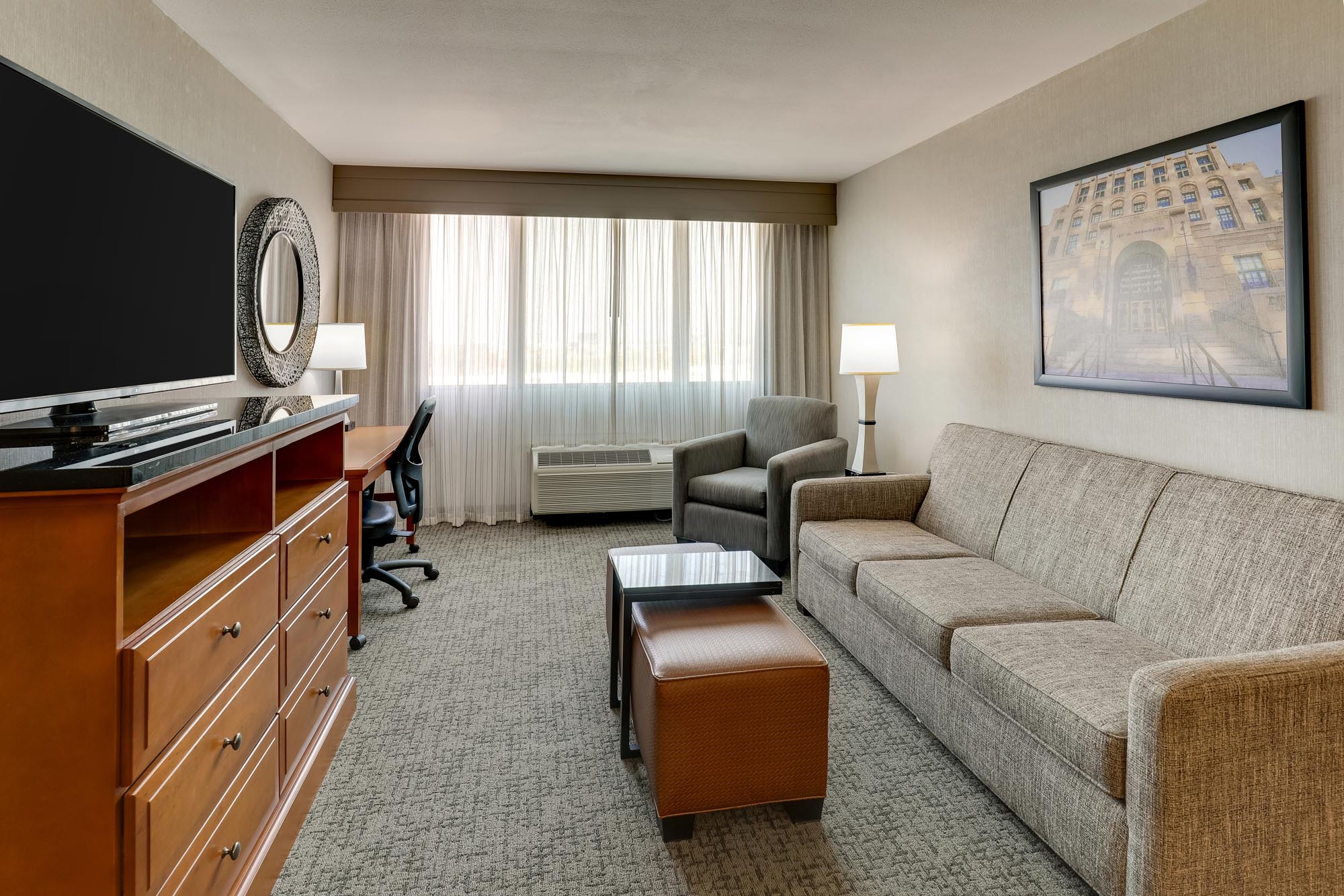 Drury Inn & Suites Phoenix Airport - King Suite