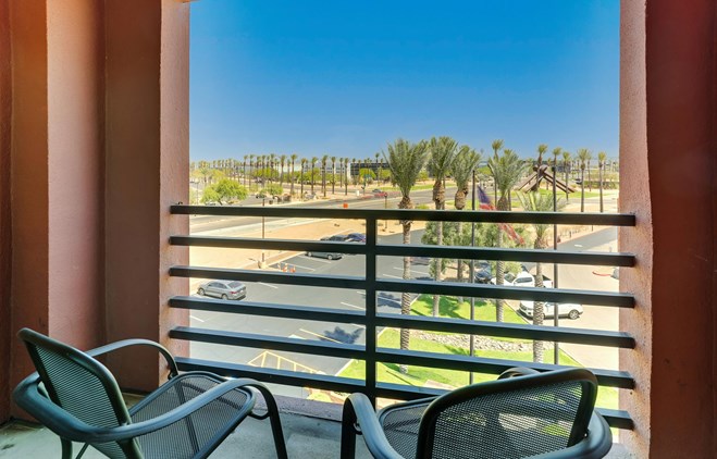 Drury Inn & Suites Phoenix Airport - King Suite Terrace