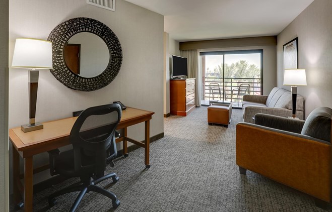 Drury Inn & Suites Phoenix Airport - King Suite with Terrace
