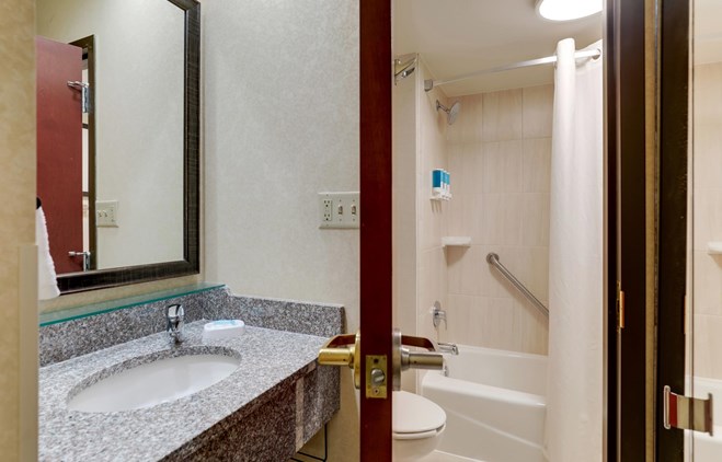 Drury Inn & Suites Atlanta Marietta - Bathroom