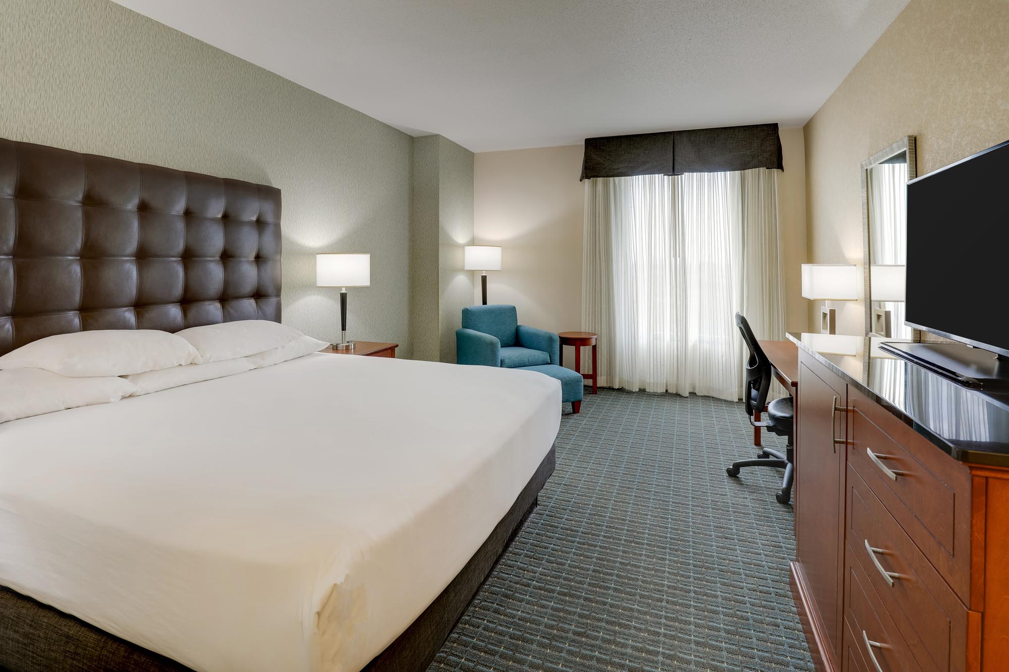 Drury Inn & Suites Phoenix Chandler - King Room Deluxe