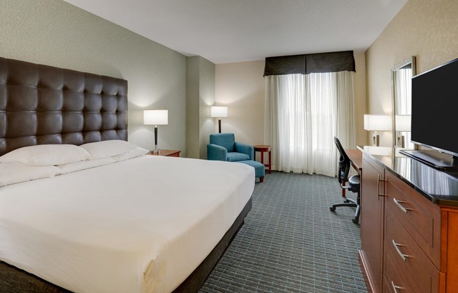 Drury Inn & Suites Phoenix Chandler - King Room Deluxe