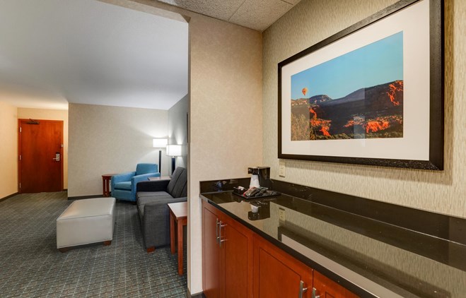 Drury Inn & Suites Phoenix Chandler - King Suite