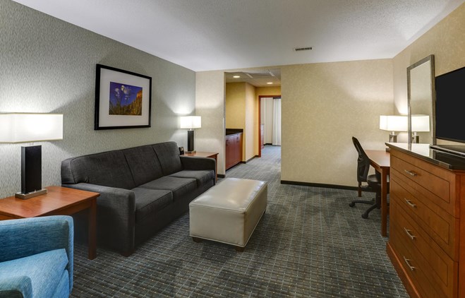 Drury Inn & Suites Phoenix Chandler - King Suite
