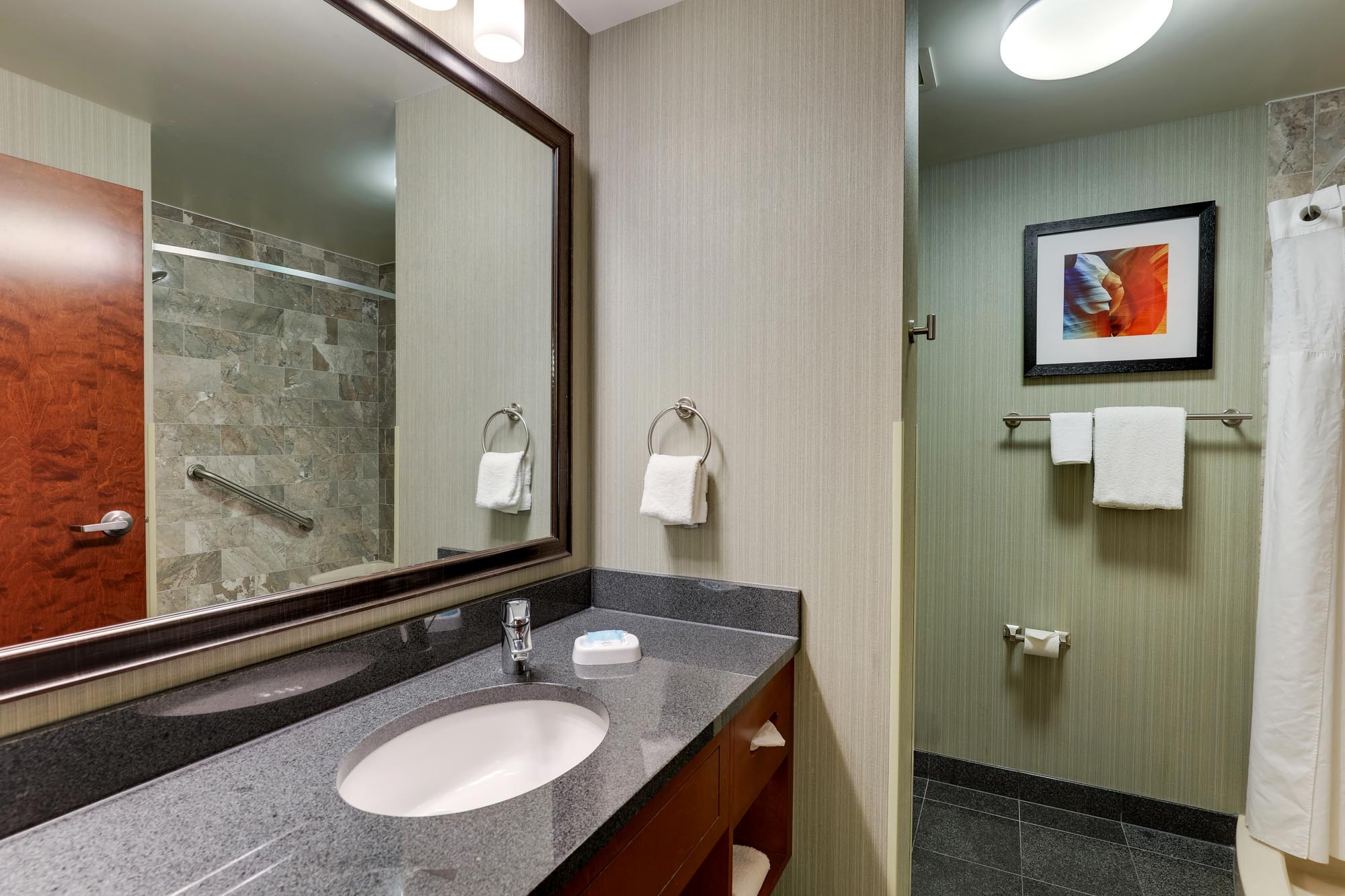 Drury Inn & Suites Phoenix Chandler - Bathroom