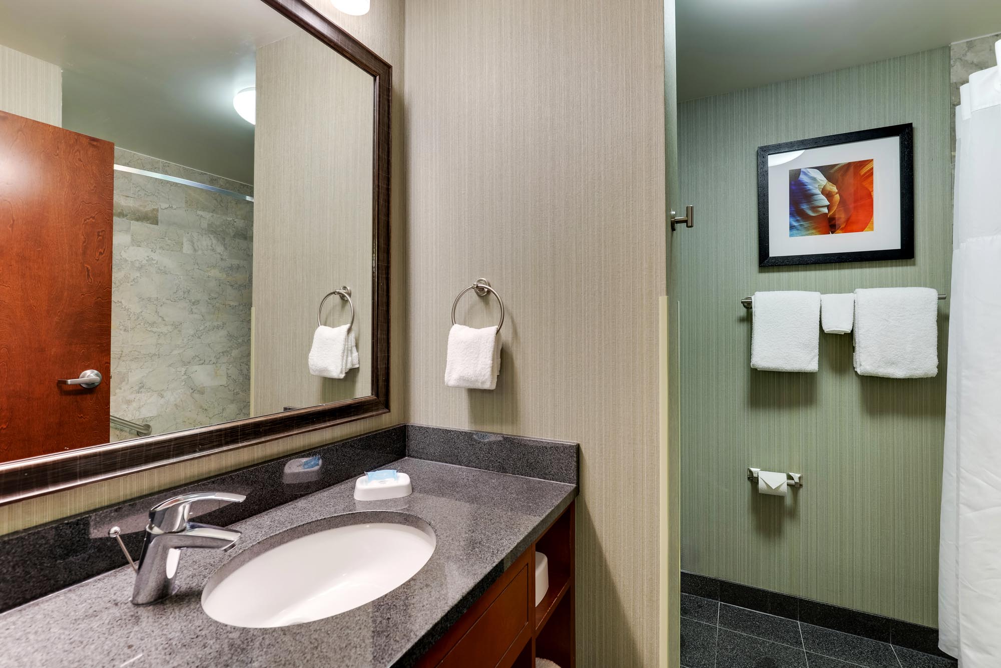 Drury Inn & Suites Phoenix Chandler - Bathroom