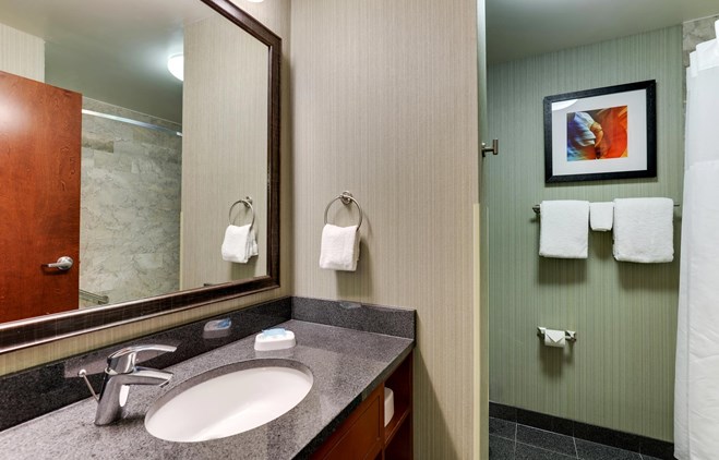 Drury Inn & Suites Phoenix Chandler - Bathroom