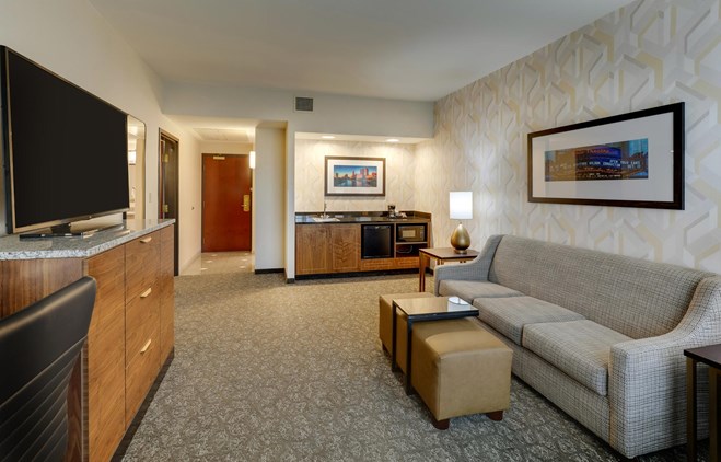 Drury Plaza Hotel Columbus Downtown - King Suite