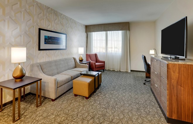 Drury Plaza Hotel Columbus Downtown - King Suite