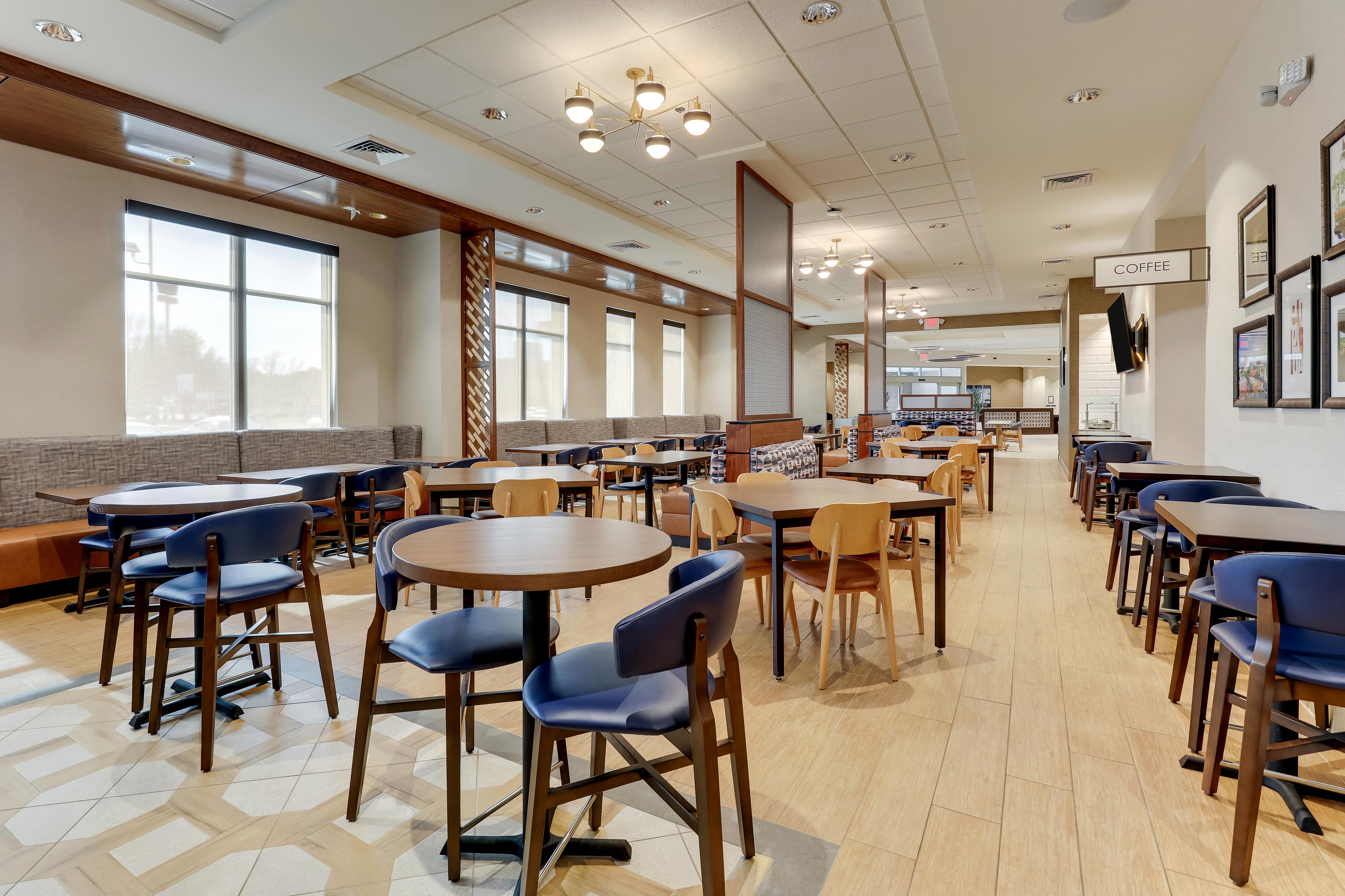 Drury Plaza Hotel Tallahassee Dining Area