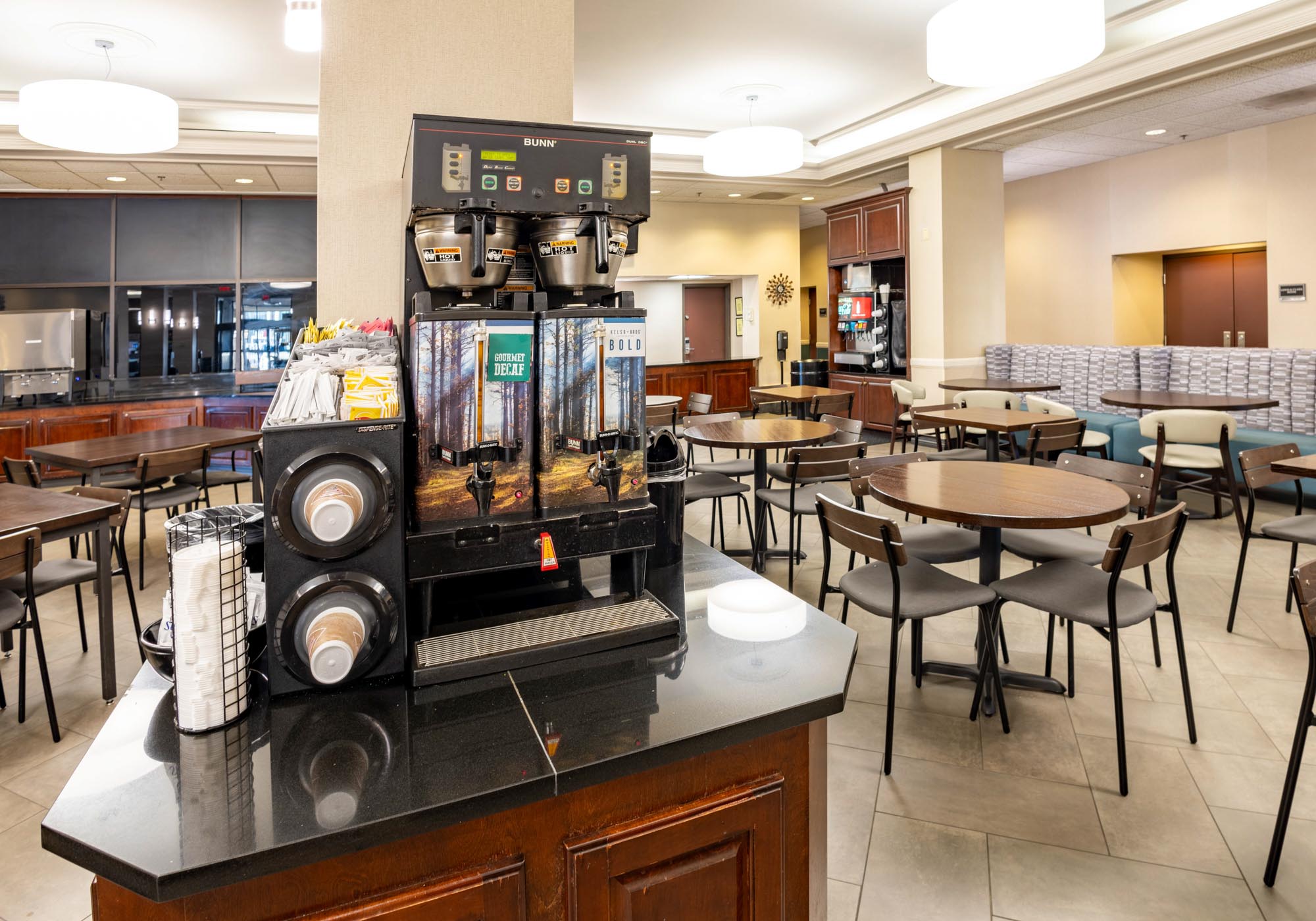 Pear Tree Inn St. Louis Near Union Station Dining Area