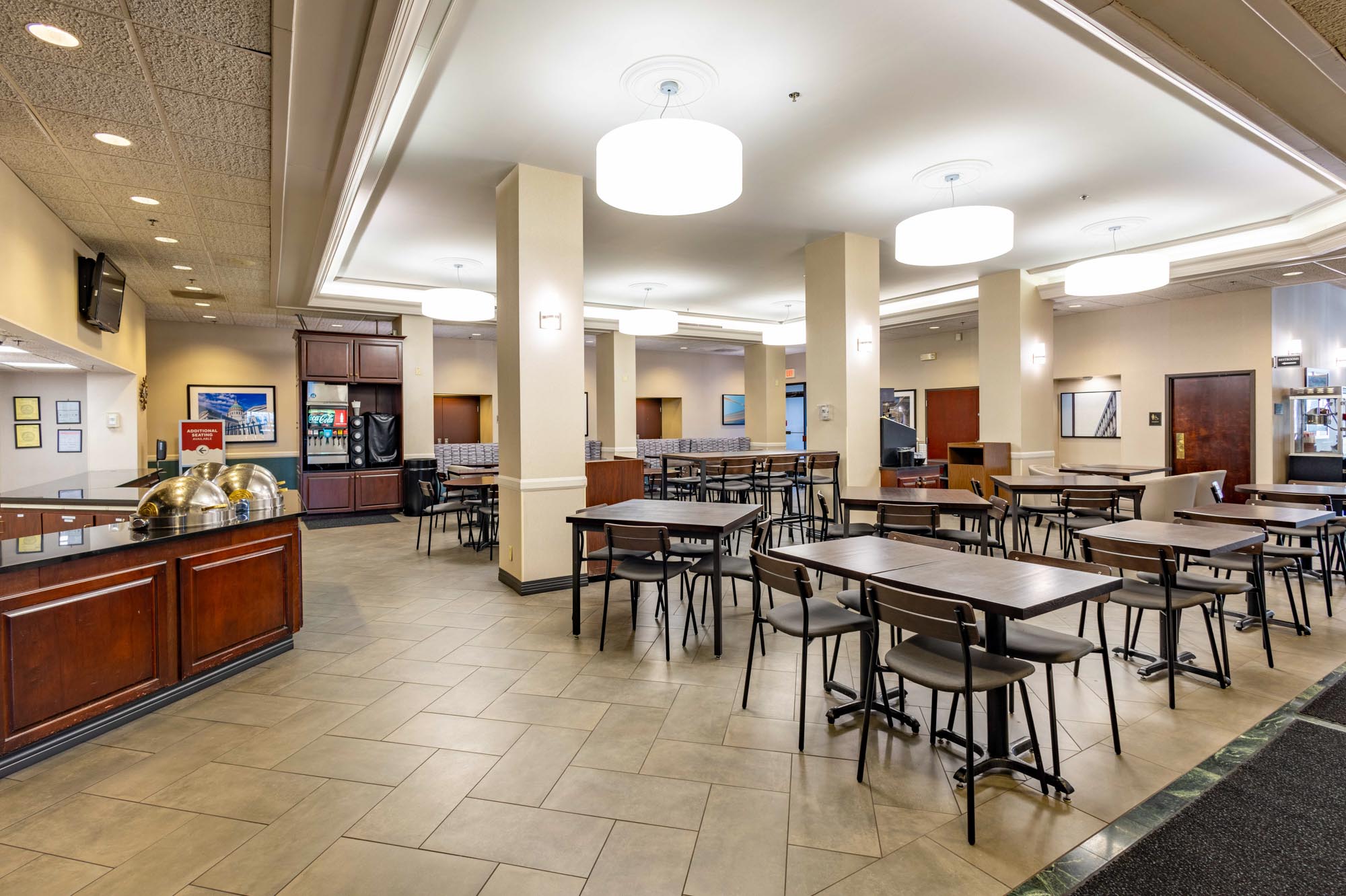 Pear Tree Inn St. Louis Near Union Station Dining Area