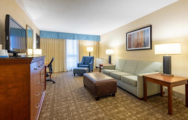 Drury Inn & Suites