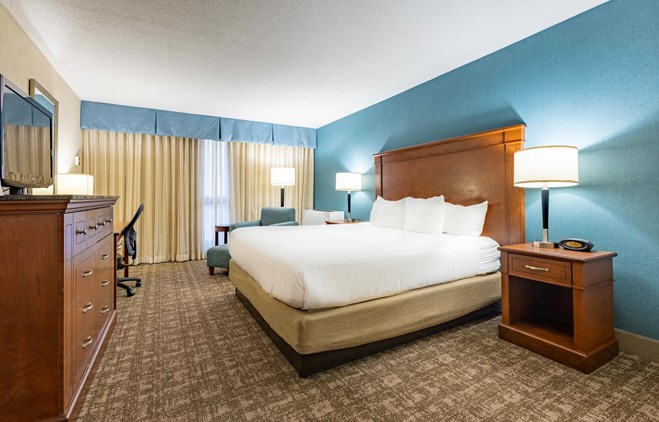 Drury Inn & Suites