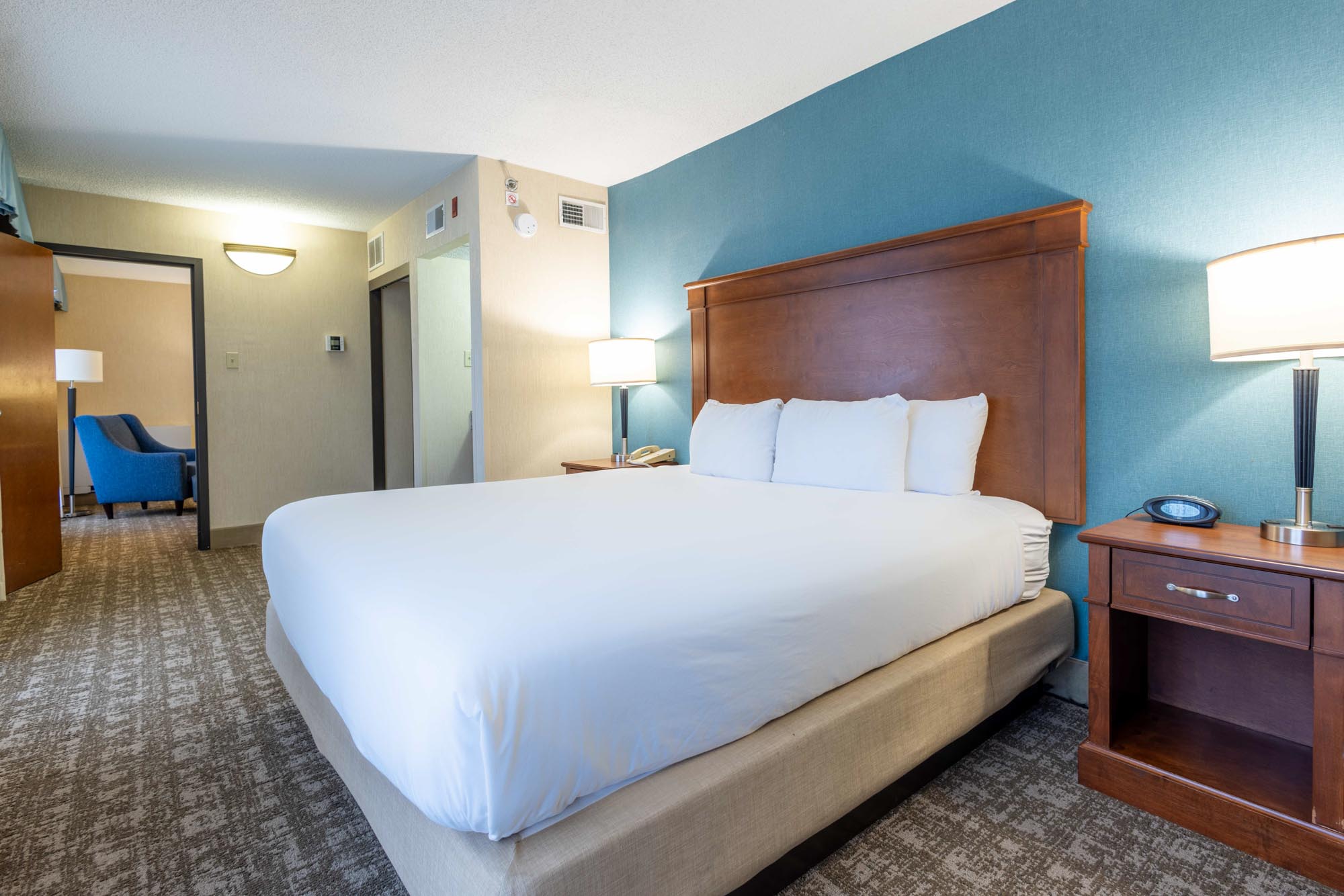 Pear Tree Inn St. Louis Near Union Station King Suite