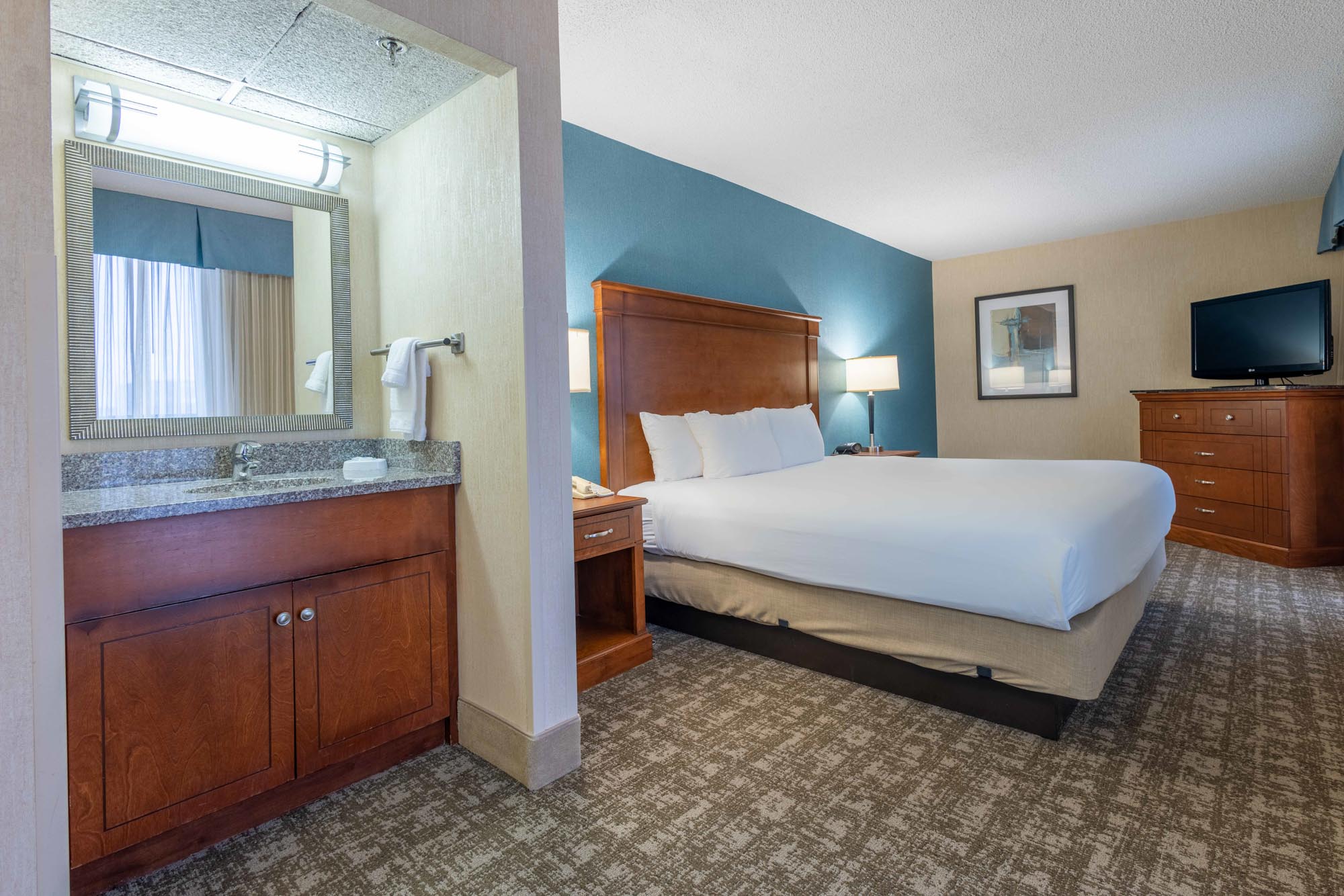 Pear Tree Inn St. Louis Near Union Station King Suite