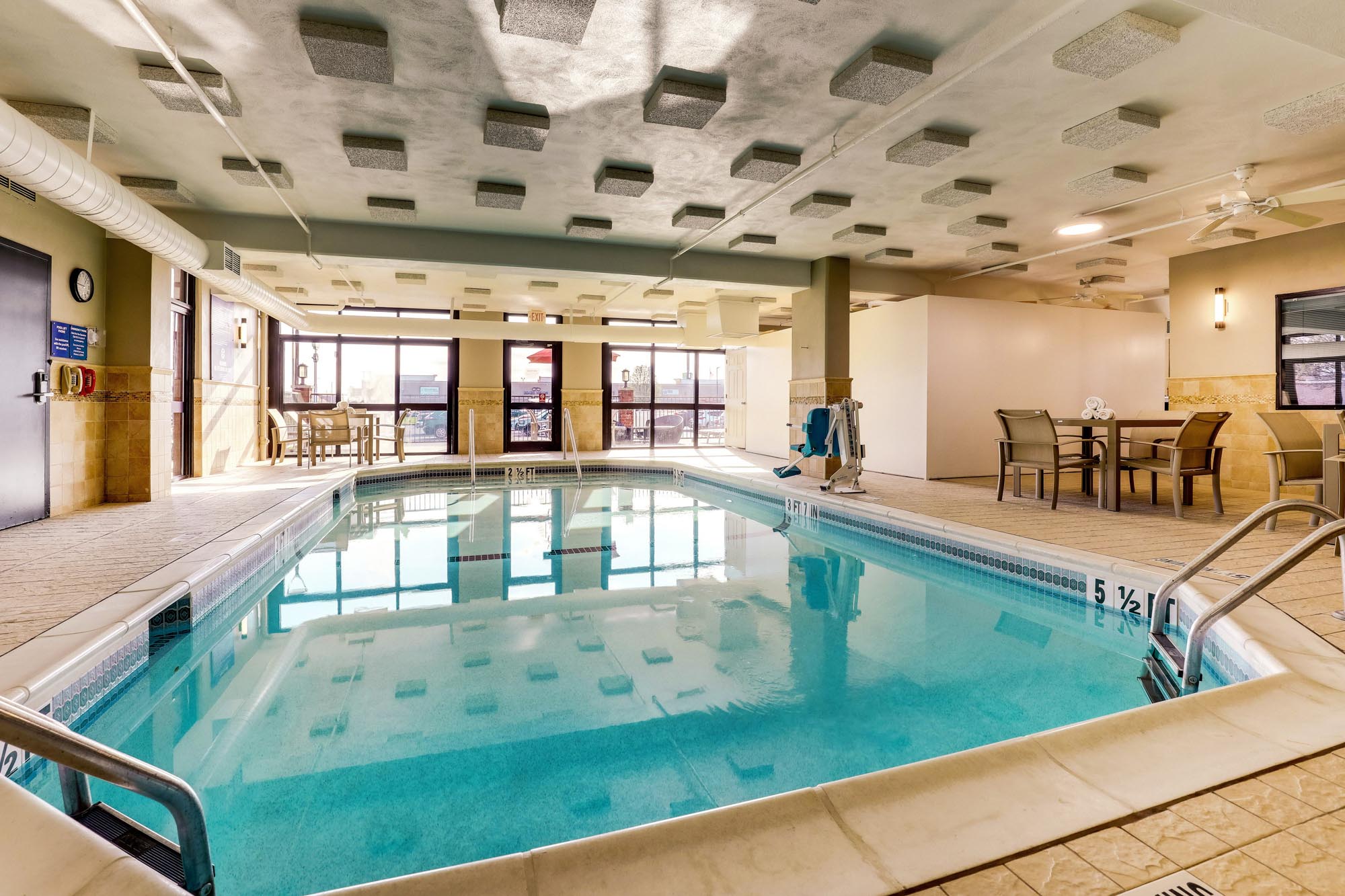 Drury Inn & Suites Marion - Pool