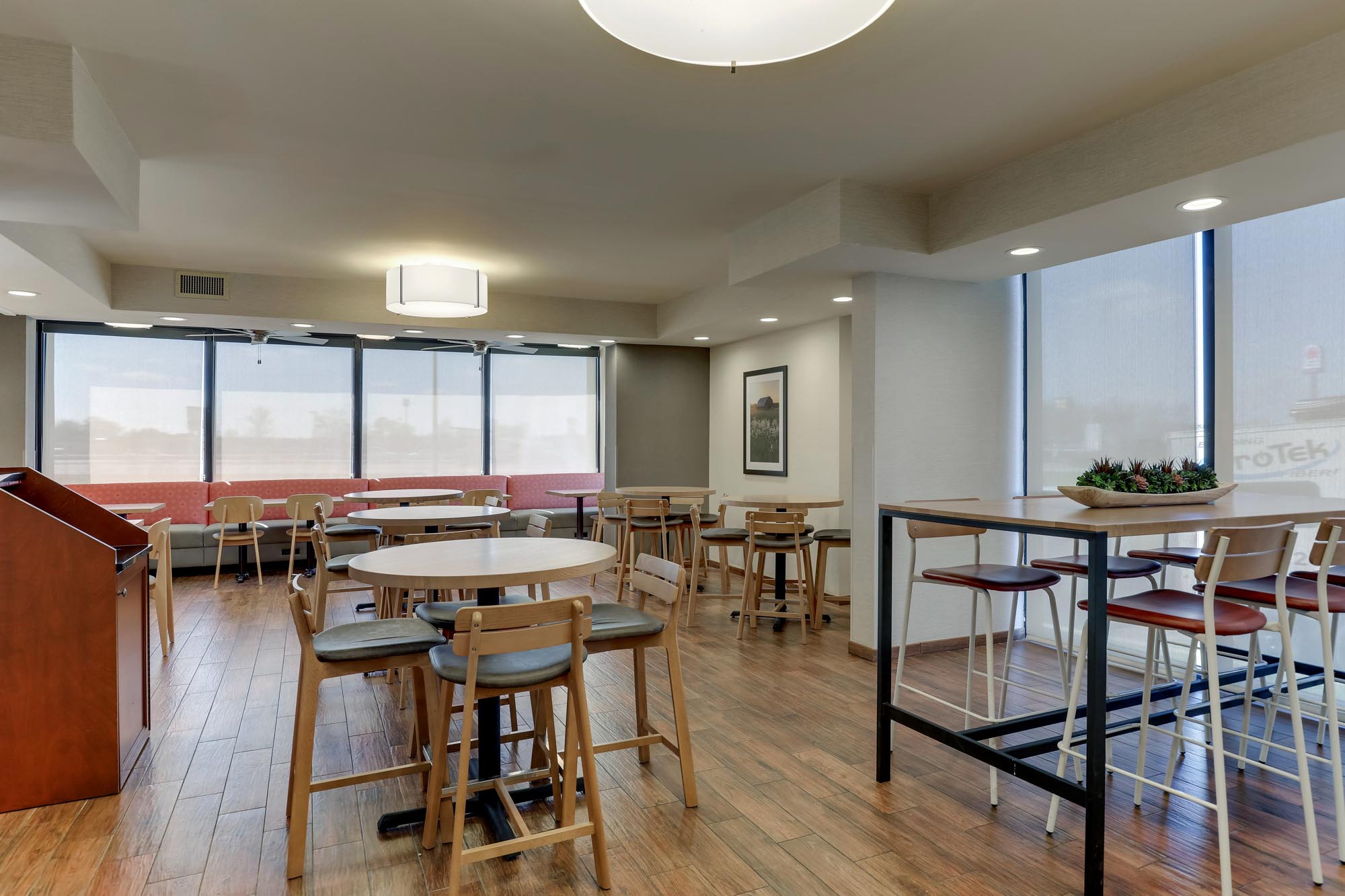 Drury Inn & Suites Marion - Dining Area