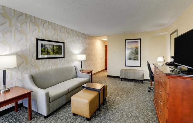 Drury Inn & Suites Marion - King Suite