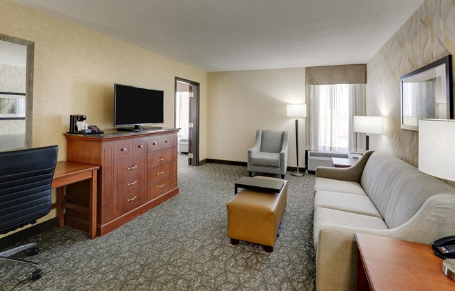 Drury Inn & Suites Marion - King Suite
