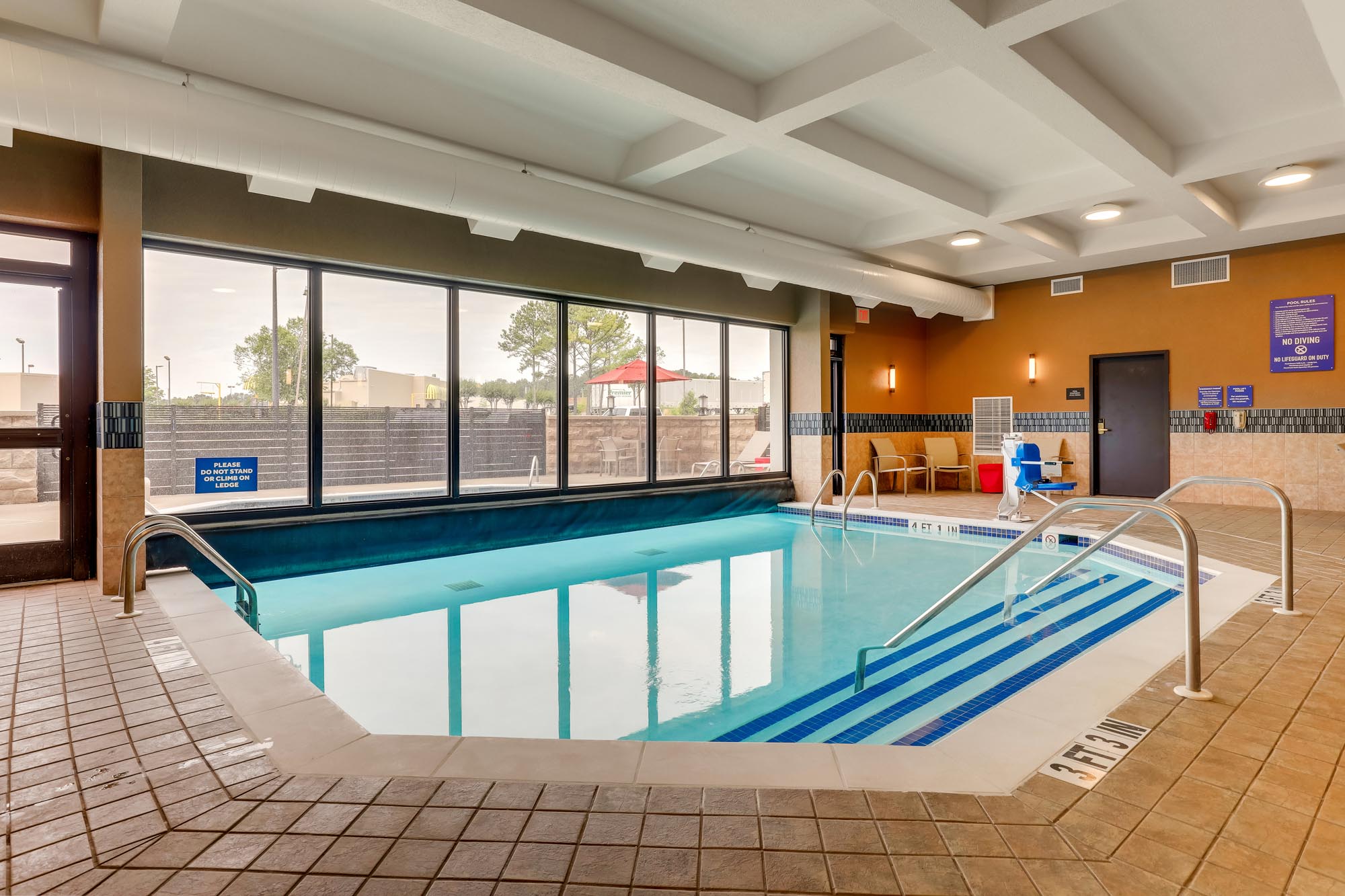 Drury Inn & Suites Birmingham Lakeshore Drive - Pool