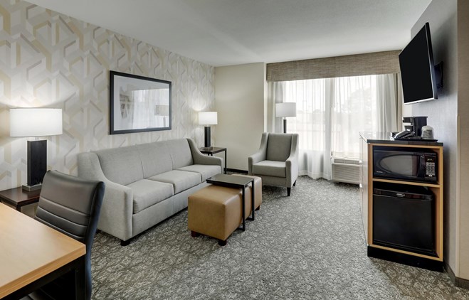 Drury Inn & Suites Birmingham Lakeshore Drive - King Suite