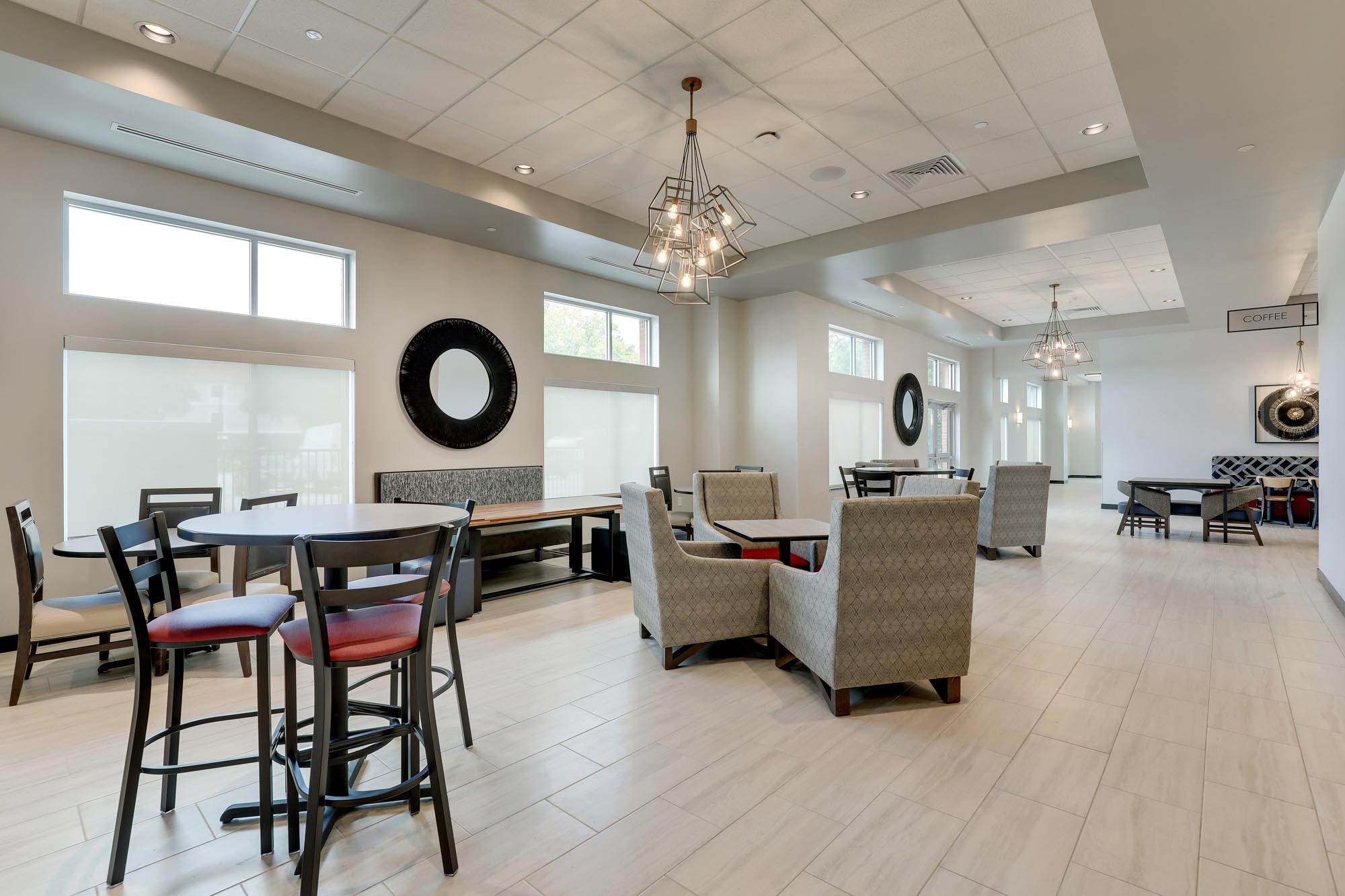 Drury Plaza Hotel Savannah Pooler - Dining Area