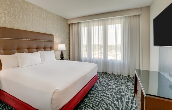 Drury Plaza Hotel Savannah Pooler - King Suite