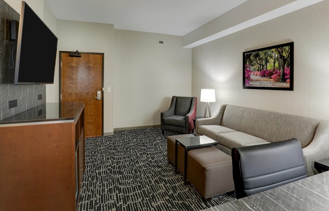 Drury Plaza Hotel Savannah Pooler - King Suite