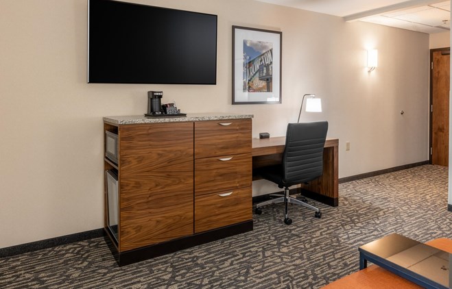 Drury Plaza Hotel Dallas Arlington - 2 Queen Beds Deluxe with Sofa Sleeper