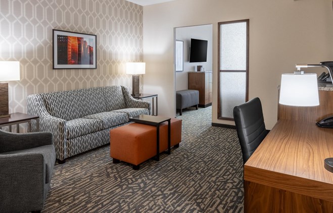 Drury Plaza Hotel Dallas Arlington - 2 Queen Beds Deluxe with Sofa Sleeper