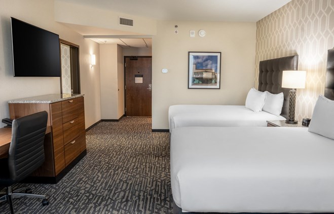 Drury Plaza Hotel Dallas Arlington - Double Queen Suite