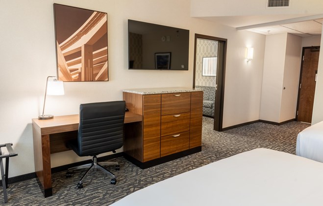Drury Plaza Hotel Dallas Arlington - Double Queen Suite