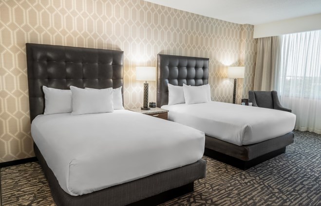 Drury Plaza Hotel Dallas Arlington - Double Queen Suite